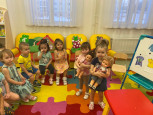 «Катя и Коля в гостях у малышей».