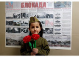 Блокадных дней не смолкнет слава и никогда не померкнет