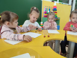 Лепка " Знакомство с пластилином. Колобок"