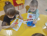 РИСОВАНИЕ  Тема: «Рукавичка» 