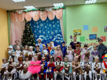 НОВОГОДНЯЯ СКАЗКА В ГОСТЯХ У МАЛЫШЕЙ