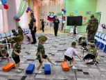 Развлечение "Мы солдаты"