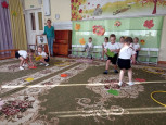 Спортивный досуг "В гости к Лесовичку"