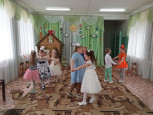 Весенний утренник в старше-подготовительной группе