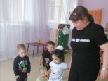 Физкультурное  занятие.Покорми  зайчика.