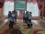 Праздник в средней группе, посвящённый Дню победы.