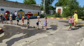 Спортивное развлечение: "Солнце, воздух и вода - наши лучшие друзья"!