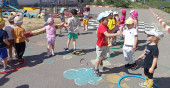 СПОРТИВНОЕ РАЗВЛЕЧЕНИЕ «ЛЕТНЕЕ НАСТРОЕНИЕ» для детей 4-5 лет