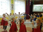Клубный час на тему "Люблю берёзу русскую"