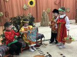 Постановка спектакля по мотивам русской народной сказки "Гуси-лебеди"
