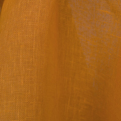 Gjennomsiktig linstoff i oransje farge.