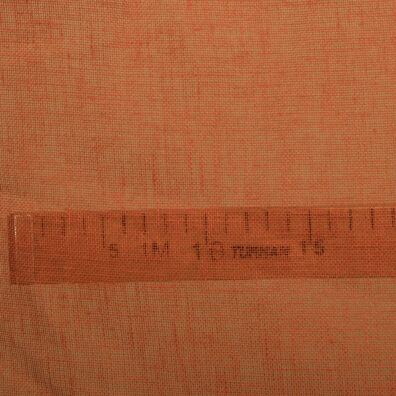 Rød gjennomsiktig linstoff.