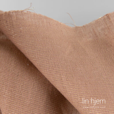 Linstoff i brun farge, skinnende.