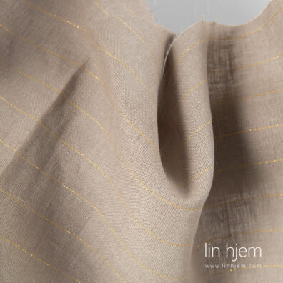 Grått linstoff med striper. i gull.