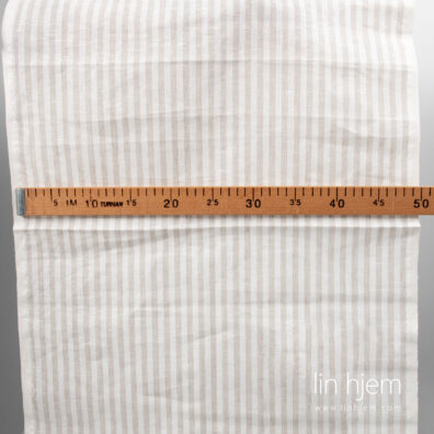 Grått linstoff i striper.