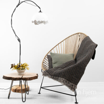 Stripete pledd i lin.