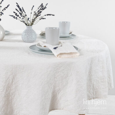 Lin-bomull duk i melkehvit farge, vasket.