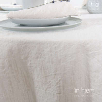 Vasket duk i lin-bomull, melkehvit.