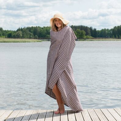 MARRE strandhåndkle i lin med lilla ruter