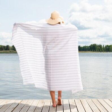 TOSCANA strandhåndkle med grønnaktige striper spesielt vasket som gjør det ekstremt mykt og skånsomt