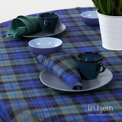 halvlin rund duk i grønn blå farge, rutete.