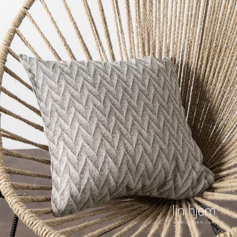 Gr&aring;tt linputetrekk i sikksakk m&oslash;nster.