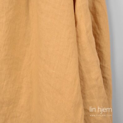 Vasket brunaktig linstoff.