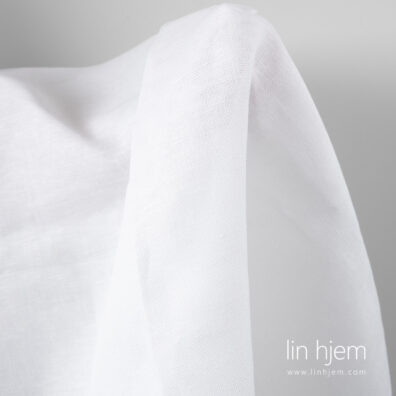 Linstoff i kritthvit farge.