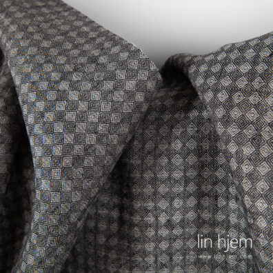 Linstoff i svart/grå farge med romber.