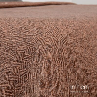 Lin sengeteppe, brunt.