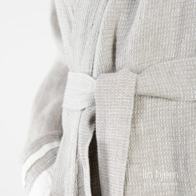 Grå morgenkåpe til dame.