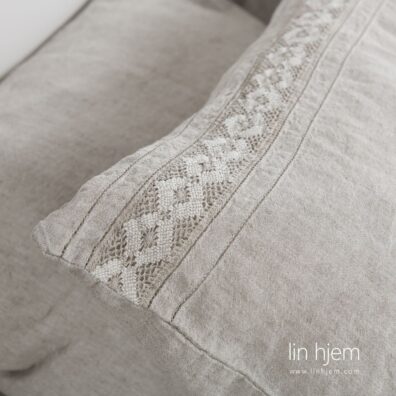 Grå farget sengesett, vingo.