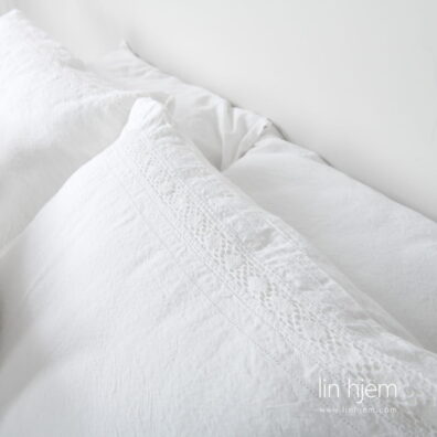 Hvitt sengesett, regata.