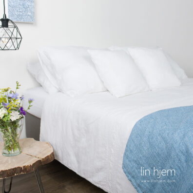 Kritthvitt sengesett regata.