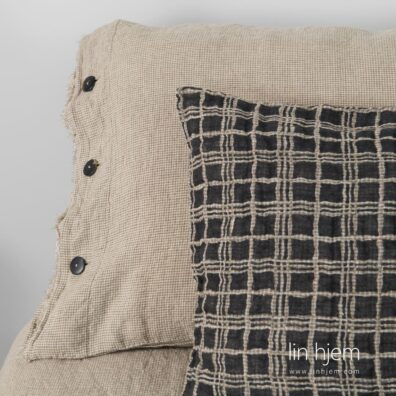 Sensesett med knapper, mars.