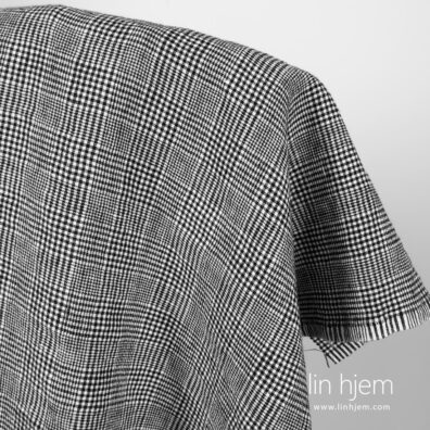 Svart lin-ull stoff, vasket.