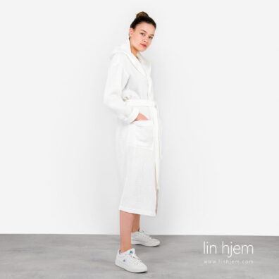 Dame morgenkåpe i hvit farge.