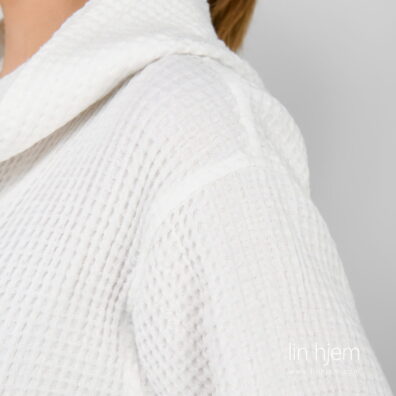 Vero hvit dame morgenkåpe.