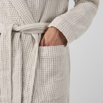 VERO lysegrå lin-bomull morgenkåpe med bredt belte og store lommer foran