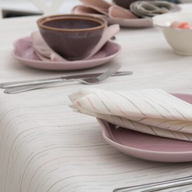 Riga duk i hvit farge.