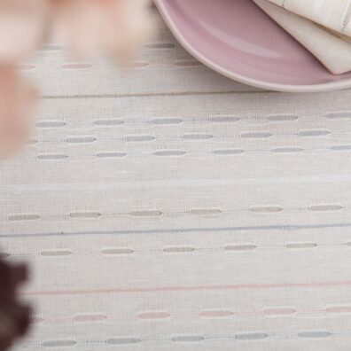 Hvit farget duk, riga.