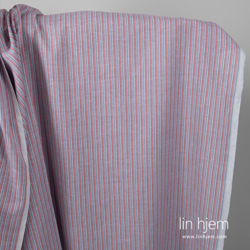 Halvlin stoff med rosa/lysebl&aring; striper.