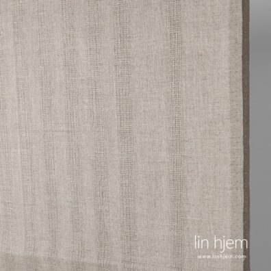 Linstoff i grå farge med gjennomsiktige striper.