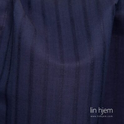 Halvlin stoff, mørkeblått.