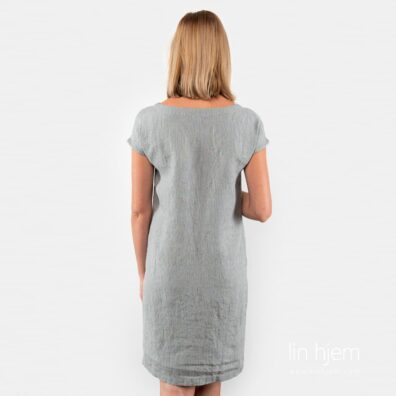 Grå farget kjole, retro.