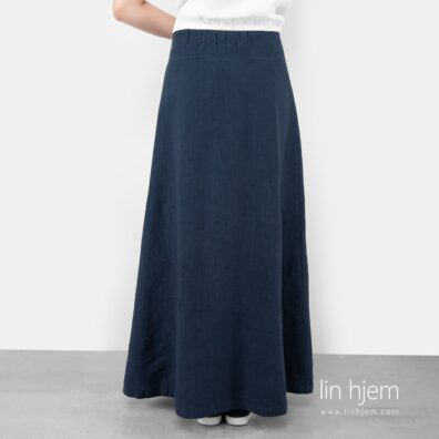 Blå farget skjørte av 100% lin.