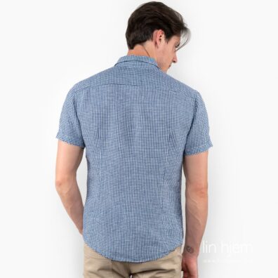 Blå farget skjorte i 100% lin.