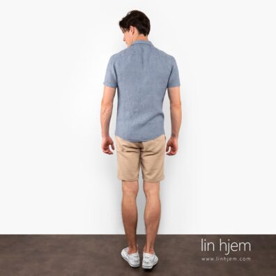 Blå farget skjorte i lin.