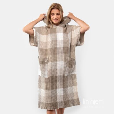 Grå farget poncho, bingo.