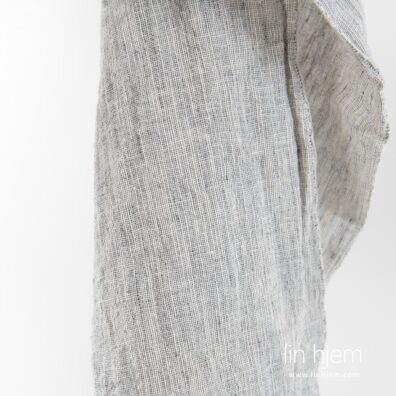 Grå farget bredt vasket halvlin stoff.